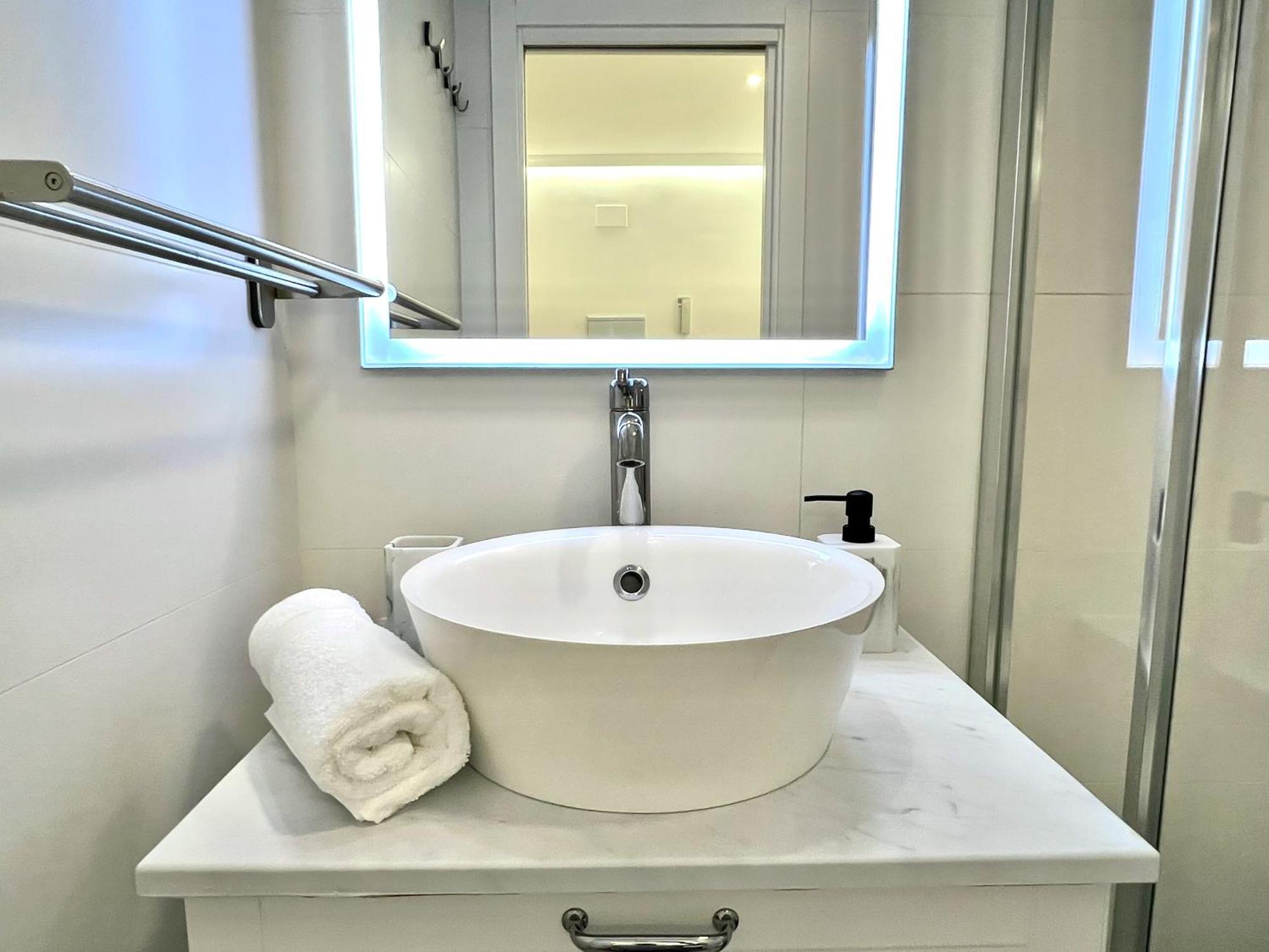Apartment In The Heart Of Madrid-Piso En Malasana Eksteriør billede