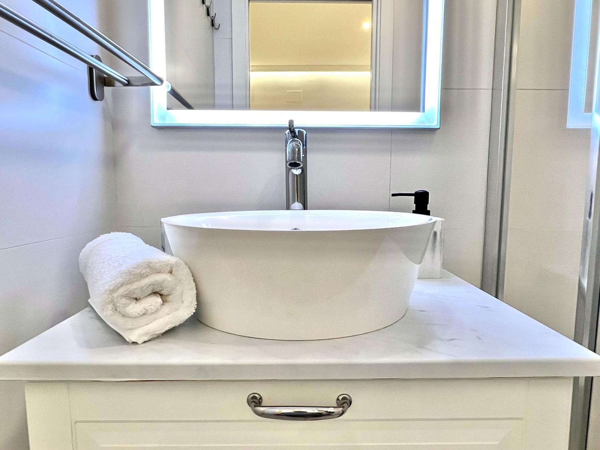 Apartment In The Heart Of Madrid-Piso En Malasana Eksteriør billede